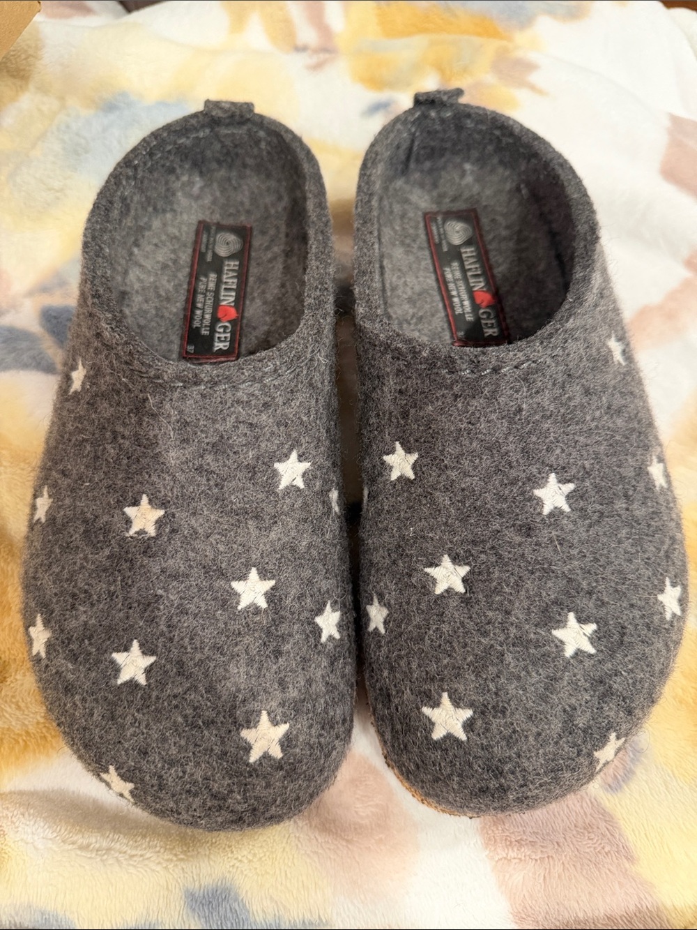 Haflinger Gray Wool we him Slippers with White Star Pattern
